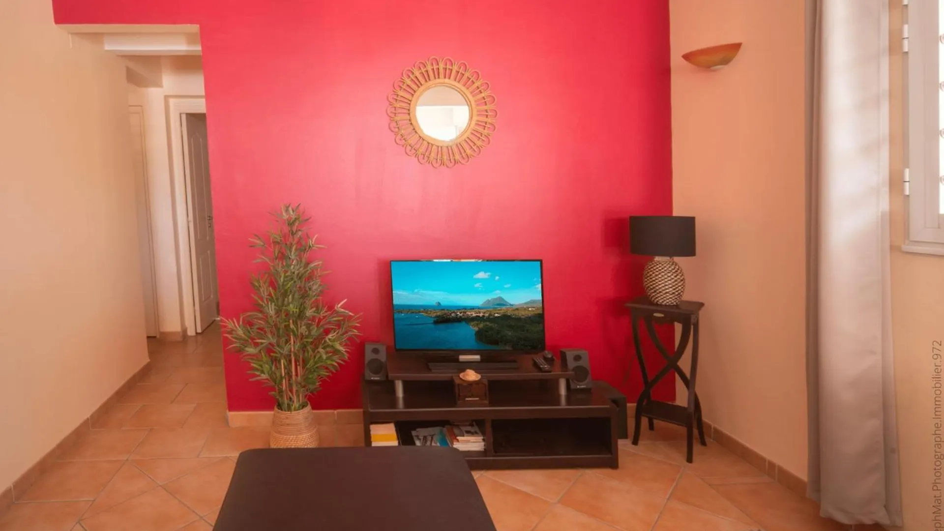 972A - Magnificent Ground Floor With Swimming Pool location